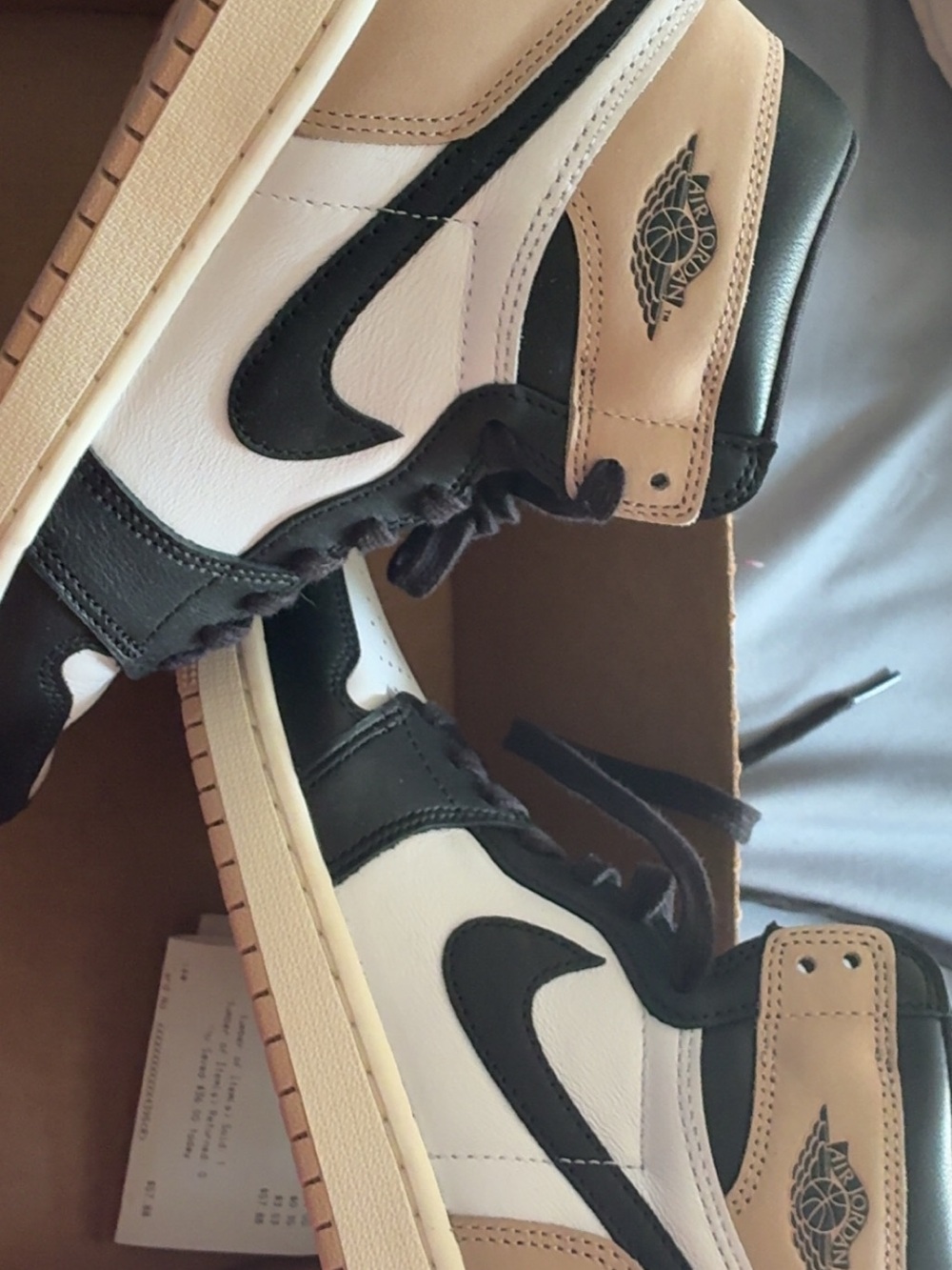 Nike Air Jordan 1 Retro HI OG - Black, White, Tan